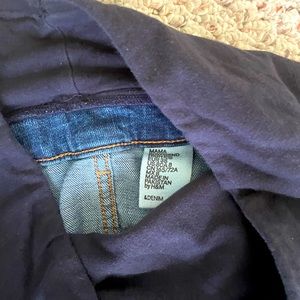 Maternety jeans, excellent condition, 8 size , nice material and comfy .